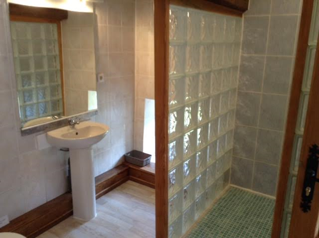 Holiday cottage bathroom 1 A